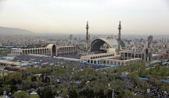 اقامه نماز عید فطر به امامت رهبر معظم انقلاب