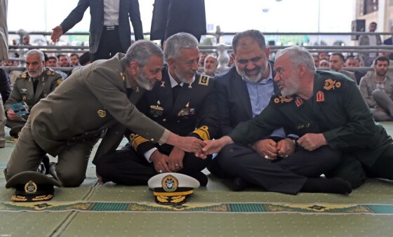 اقامه نماز عید فطر به امامت رهبر معظم انقلاب