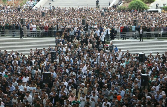 اقامه نماز عید فطر به امامت رهبر معظم انقلاب