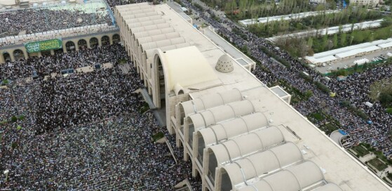 اقامه نماز عید فطر به امامت رهبر معظم انقلاب