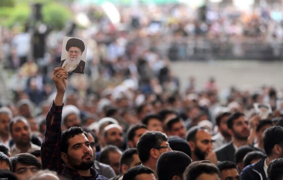 اقامه نماز عید فطر به امامت رهبر معظم انقلاب