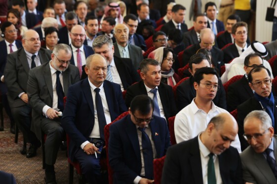 نشست وزیر امور خارجه با سفرا و روسای نمایندگی های خارجی مقیم تهران