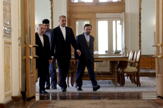 نشست وزیر امور خارجه با سفرا و روسای نمایندگی های خارجی مقیم تهران