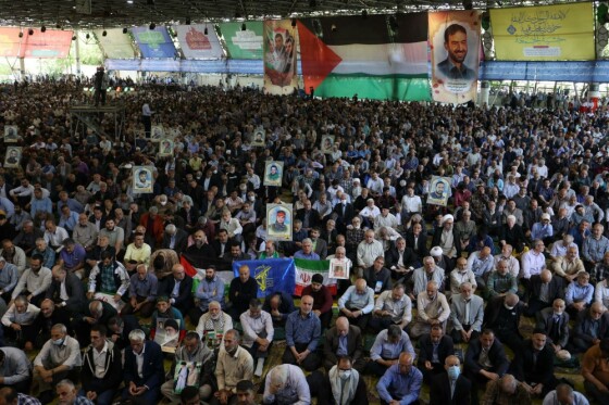 راهپیمایی نمازگزاران در حمایت از اجرای عملیات «وعده صادق»