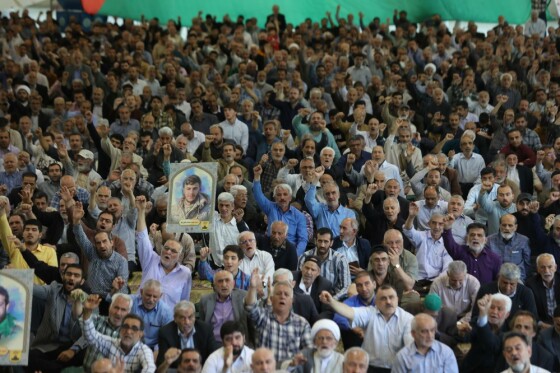 راهپیمایی نمازگزاران در حمایت از اجرای عملیات «وعده صادق»