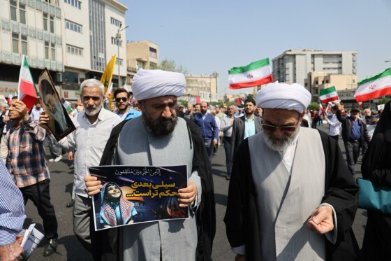 راهپیمایی نمازگزاران در حمایت از اجرای عملیات «وعده صادق»