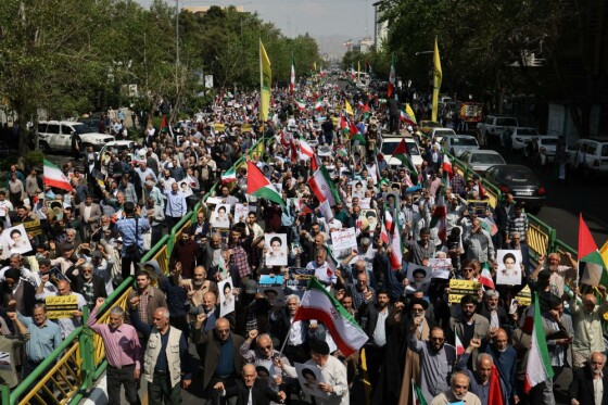 راهپیمایی نمازگزاران در حمایت از اجرای عملیات «وعده صادق»