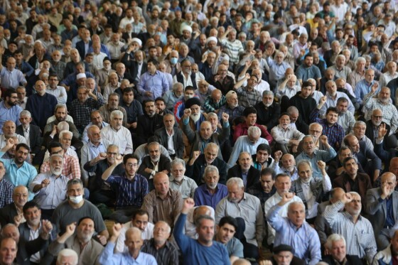 راهپیمایی نمازگزاران در حمایت از اجرای عملیات «وعده صادق»