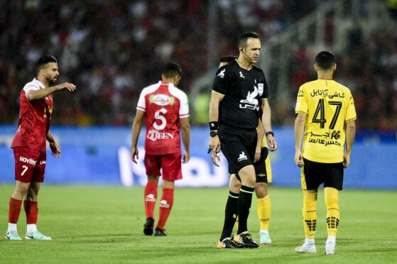 دیدار تیم های پرسپولیس و سپاهان