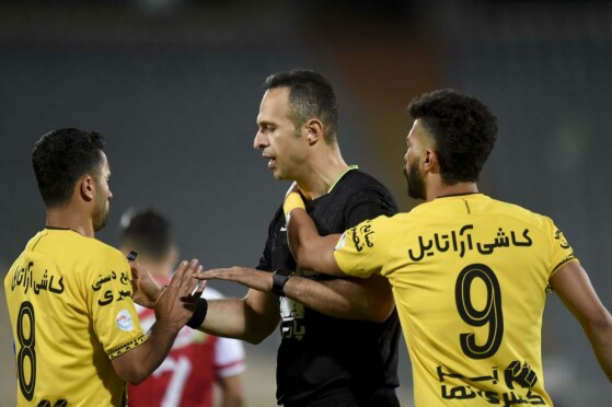 دیدار تیم های پرسپولیس و سپاهان