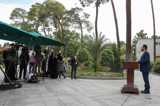 در حاشیه جلسه هیئت دولت