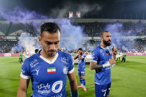 دیدار تیم های فوتبال استقلال تهران و ذوب آهن اصفهان