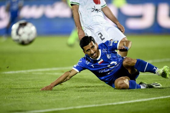 دیدار تیم های فوتبال استقلال تهران و ذوب آهن اصفهان