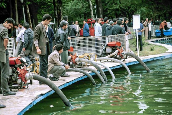 تصاویرکمتر دیده شده از حادثه دریاچه پارک شهر تهران در سال ۸۱