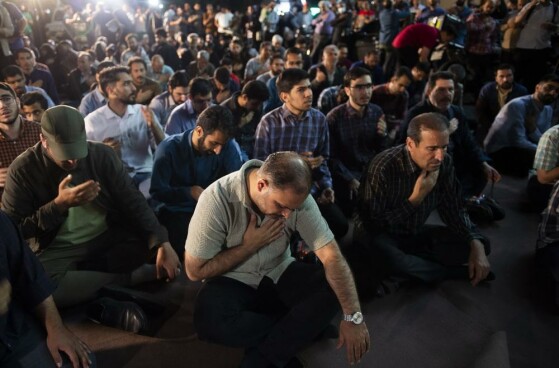 تجمع مردم تهران در میدان ولیعصر (عج)