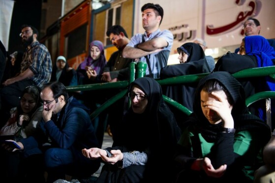 تجمع مردم تهران در میدان ولیعصر (عج)