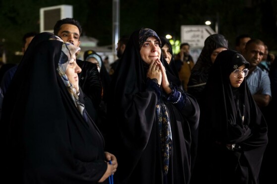 تجمع مردم تهران در میدان ولیعصر (عج)