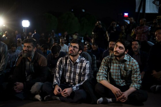 تجمع مردم تهران در میدان ولیعصر (عج)