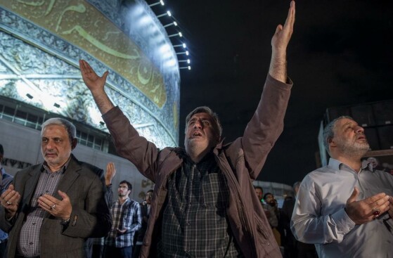 تجمع مردم تهران در میدان ولیعصر (عج)