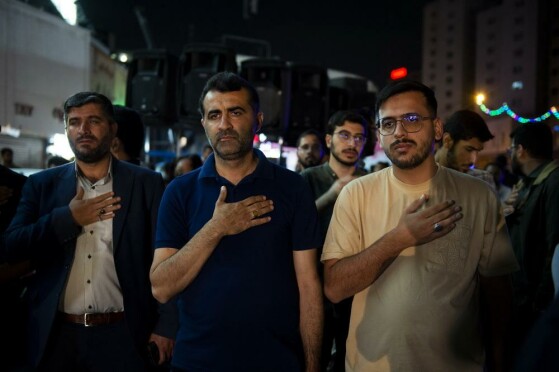 تجمع مردم تهران در میدان ولیعصر (عج)