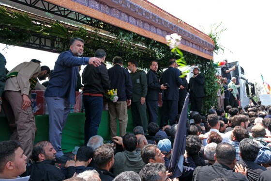 مراسم بدرقه پیکر شهید دکتر ابراهیم رئیسی و همراهان شهیدش -۵