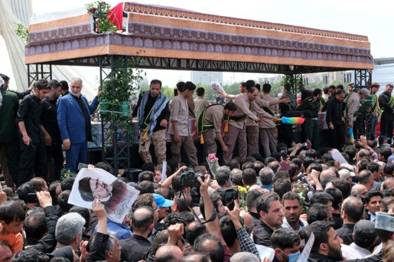 مراسم بدرقه پیکر شهید دکتر ابراهیم رئیسی و همراهان شهیدش -۵