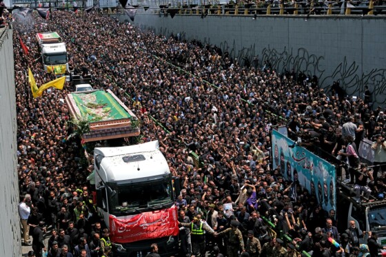 مراسم بدرقه پیکر شهید دکتر ابراهیم رئیسی و همراهان شهیدش -۵