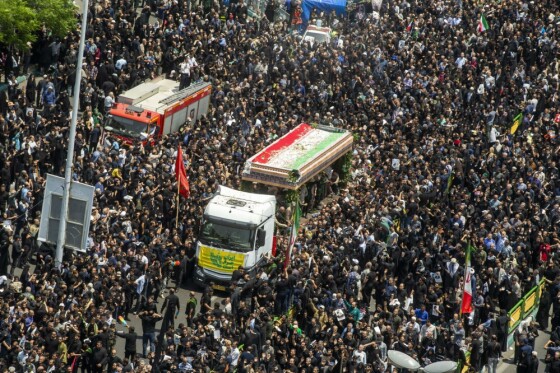 مراسم بدرقه پیکر شهید دکتر ابراهیم رئیسی و همراهان شهیدش -۳