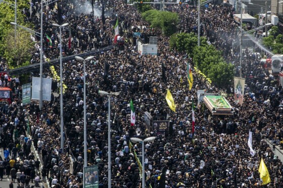 مراسم بدرقه پیکر شهید دکتر ابراهیم رئیسی و همراهان شهیدش -۳