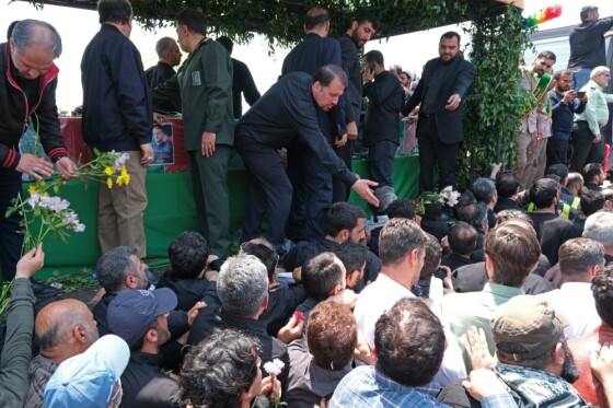 مراسم بدرقه پیکر شهید دکتر ابراهیم رئیسی و همراهان شهیدش -۵