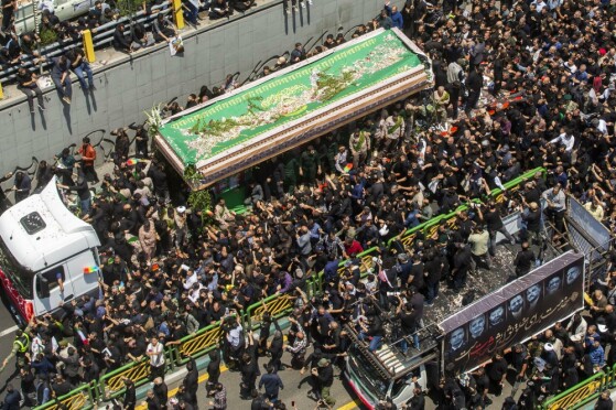 مراسم بدرقه پیکر شهید دکتر ابراهیم رئیسی و همراهان شهیدش -۳