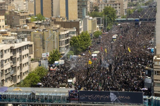 مراسم بدرقه پیکر شهید دکتر ابراهیم رئیسی و همراهان شهیدش -۳