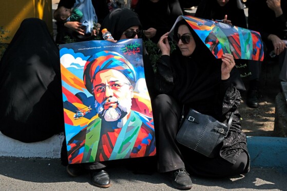 مراسم بدرقه پیکر شهید دکتر ابراهیم رئیسی و همراهان شهیدش -۵