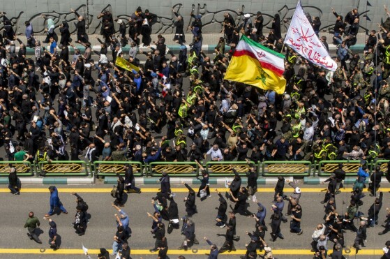 مراسم بدرقه پیکر شهید دکتر ابراهیم رئیسی و همراهان شهیدش -۳