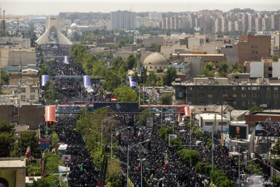 مراسم بدرقه پیکر شهید دکتر ابراهیم رئیسی و همراهان شهیدش -۳