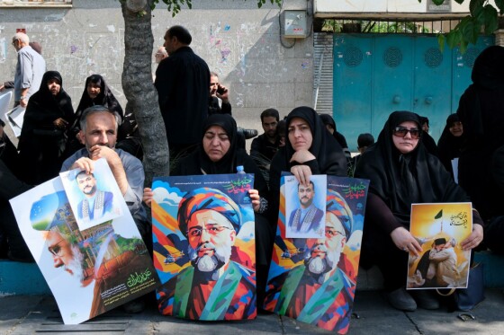 مراسم بدرقه پیکر شهید دکتر ابراهیم رئیسی و همراهان شهیدش -۵