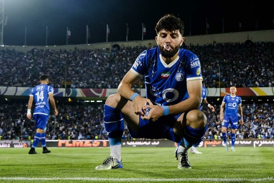 دیدار استقلال تهران و گل گهر سیرجان