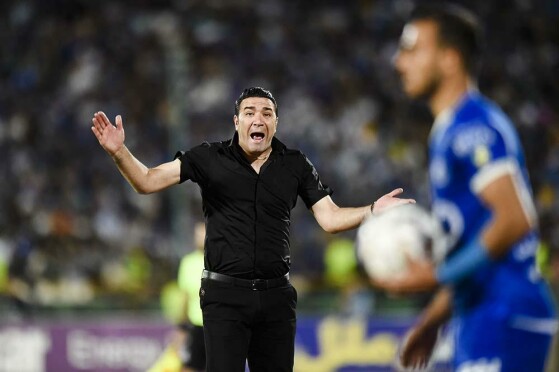 دیدار استقلال تهران و گل گهر سیرجان