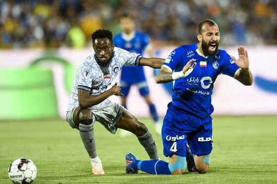 دیدار استقلال تهران و گل گهر سیرجان