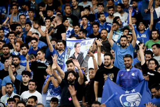 دیدار استقلال تهران و گل گهر سیرجان