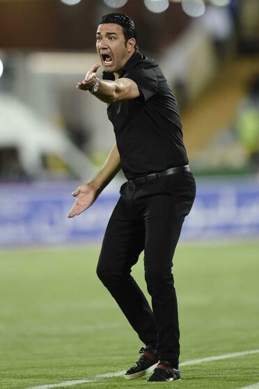 دیدار استقلال تهران و گل گهر سیرجان