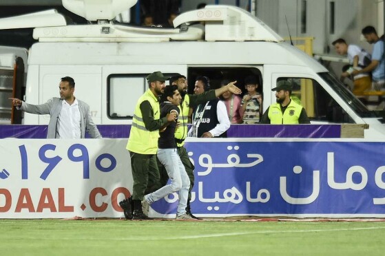 دیدار استقلال تهران و گل گهر سیرجان