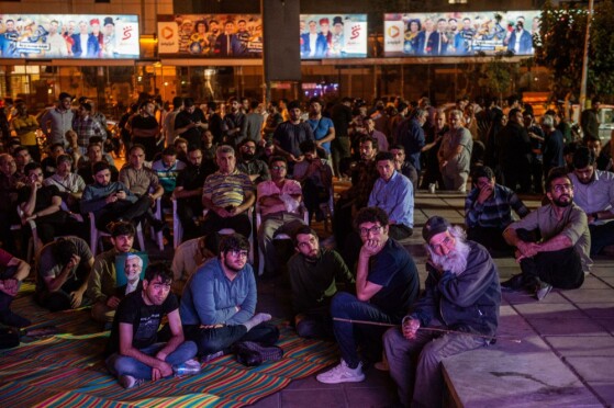 تماشای اولین مناظره چهاردهمین انتخابات ریاست جمهوری