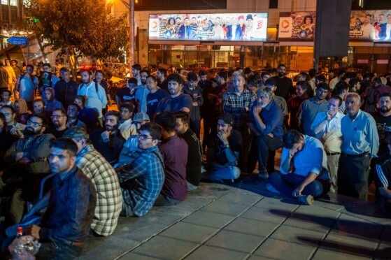 تماشای اولین مناظره چهاردهمین انتخابات ریاست جمهوری