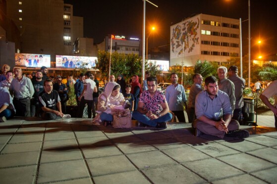 تماشای اولین مناظره چهاردهمین انتخابات ریاست جمهوری