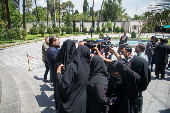 حاشیه جلسه هیات دولت - ۳۰ خرداد