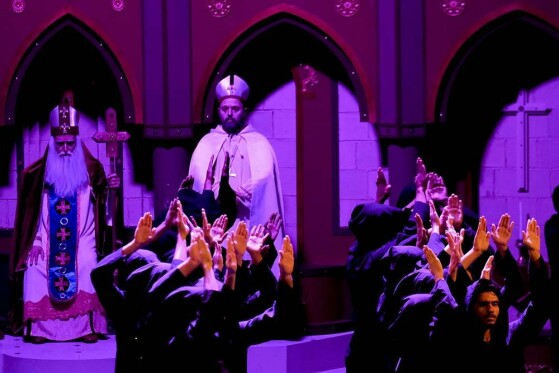 نمایش و او جان من است