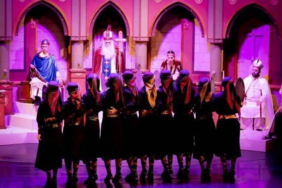 نمایش و او جان من است