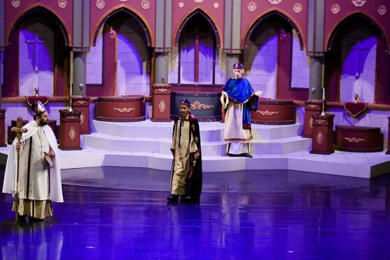 نمایش و او جان من است