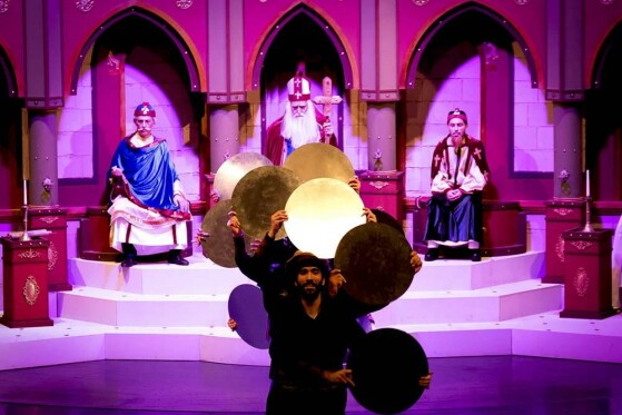 نمایش و او جان من است